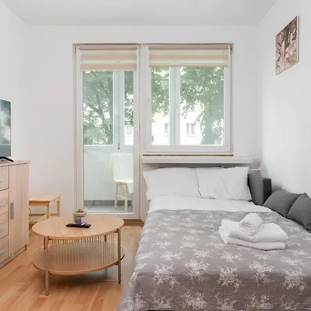 Apartment Osiedle Piastow Comfort By Bookinghost *